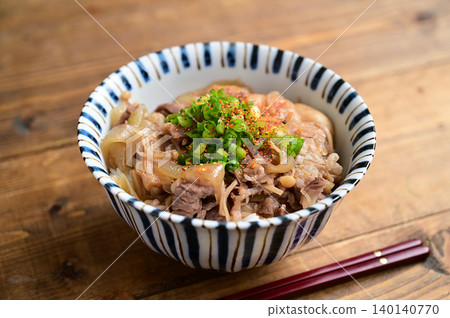 牛肉飯 牛肉飯 140140770