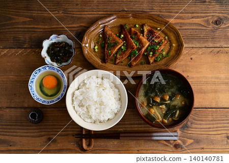 One soup and one dish: Grilled fish cake with butter and soy sauce 140140781
