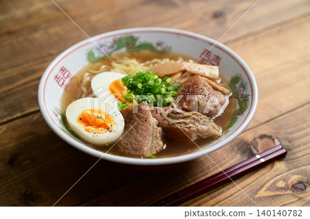 Braised spare rib ramen 140140782