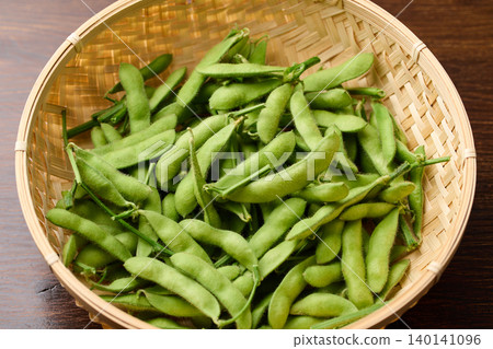 Cut edamame Cut edamame 140141096