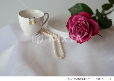 Rose with pearl necklace Rose with pearl necklace 140142085