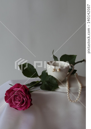 Rose with pearl necklace Rose with pearl necklace 140142087