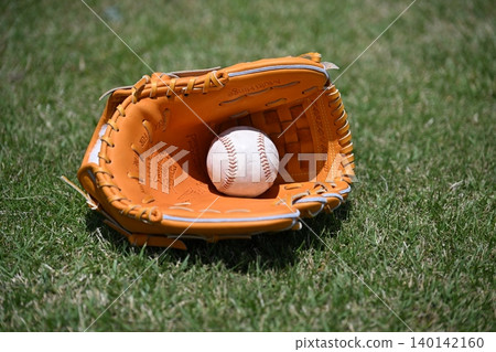 Baseball glove Baseball glove 140142160