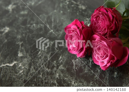 Three Roses Three Roses 140142188