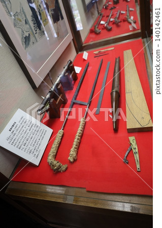 Gun barrel manufacturing method displayed at Matsumoto Castle [Matsumoto City, Nagano Prefecture] 140142461