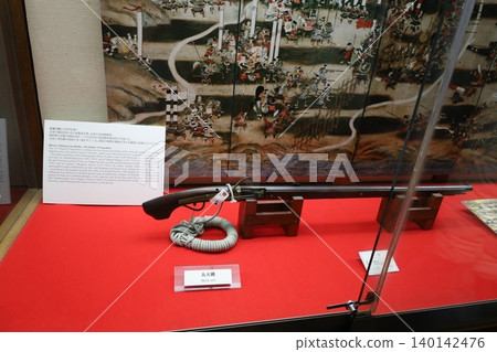 A round matchlock on display at Matsumoto Castle [Matsumoto City, Nagano Prefecture] 140142476