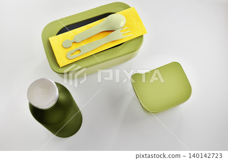 Food box container  and water bottle 140142723