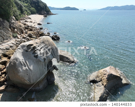 【鳥瞰圖】六地島象岩(天然紀念物)與瀨戶內海(岡山縣) 【鳥瞰圖】六地島象岩(天然紀念物)與瀨戶內海(岡山縣) 140144833