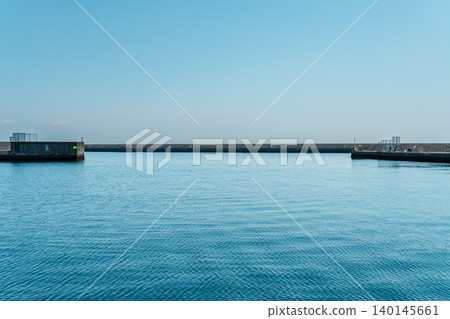Blue sea and sky and blue sky Blue sea and sky and blue sky 140145661