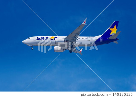 Skymark was the first Japanese airline to introduce the Boeing 737-8 passenger aircraft. 140150135