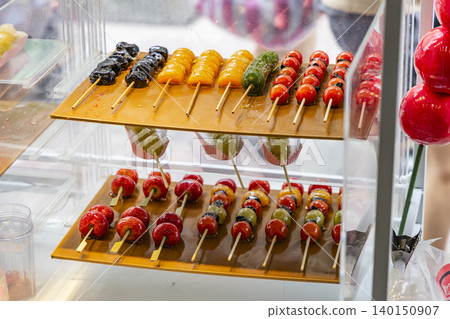 Attractive food craving: special photo capture outer layer malt sugar transparent light, rich and juicy sugar 葫蘆 Attractive food craving: special photo capture outer layer malt sugar transparent light, rich and juicy sugar 葫蘆 140150907