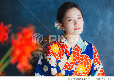 A woman in a yukata 140151057