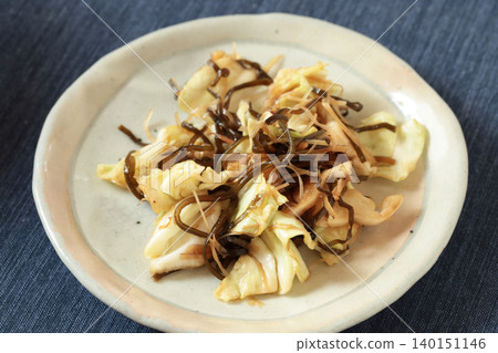 Pickled cabbage and kelp Pickled cabbage and kelp 140151146