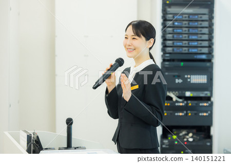 會議室裡的女企業家們 140151221
