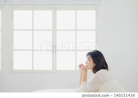年輕女性的美麗形象 年輕女性的美麗形象 140151439