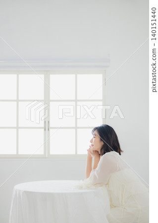 年輕女性的美麗形象 年輕女性的美麗形象 140151440