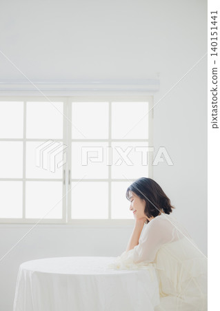 年輕女性的美麗形象 年輕女性的美麗形象 140151441