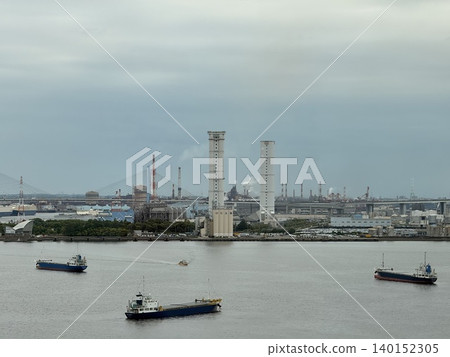 A ship anchored at the port A ship anchored at the port 140152305