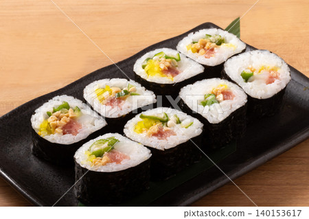 黏黏捲(秋葵、納豆、鮪魚、醃蘿蔔) 黏黏捲(秋葵、納豆、鮪魚、醃蘿蔔) 140153617
