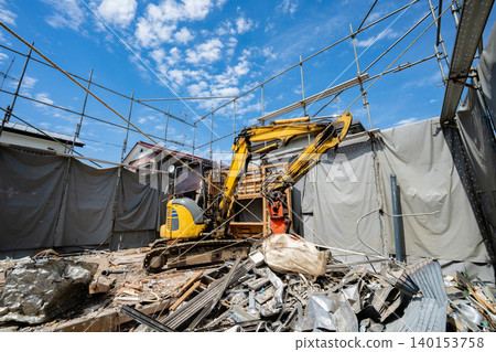 建築工地上的重型機械 建築工地上的重型機械 140153758