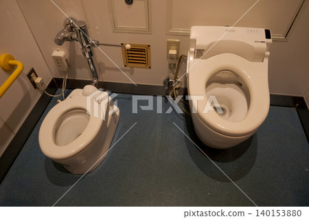 for kids, urinal, loo 140153880