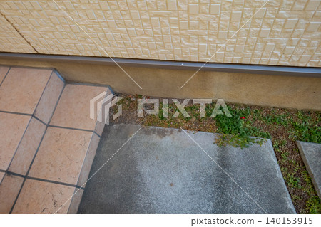 concrete, outer wall, planting 140153915