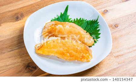 Deep-fried flounder with shiso leaves (fried fish dish) Deep-fried flounder with shiso leaves (fried fish dish) 140154347