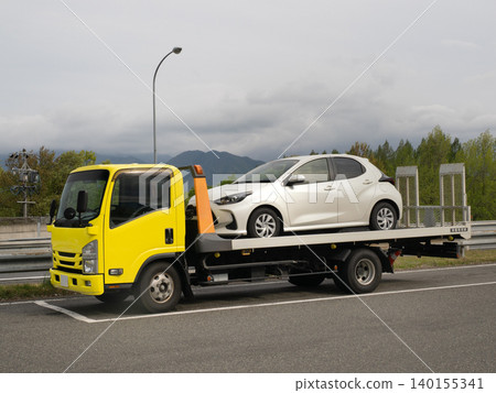 裝載乘用車的汽車運輸車 裝載乘用車的汽車運輸車 140155341