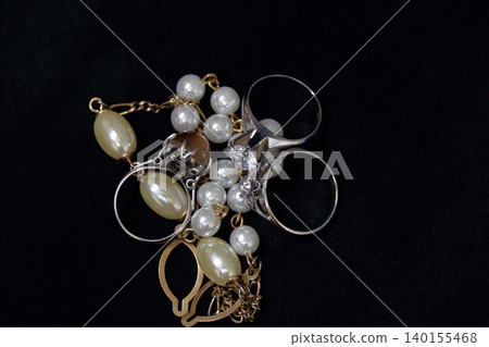 Precious metals, gold bars, rings, necklaces, ornaments, gemstones Precious metals, gold bars, rings, necklaces, ornaments, gemstones 140155468
