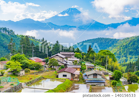 [Minami-Alps City, Yamanashi Prefecture] Hirabayashi Rice Terraces and Mt. Fuji 140156533