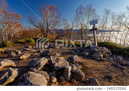 Morning scenery from the summits of Mt. Akagi and Mt. Kurohime. 140157089