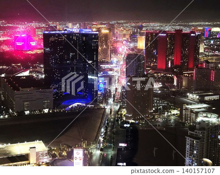 拉斯維加斯令人眼花撩亂的夜景 拉斯維加斯令人眼花撩亂的夜景 140157107