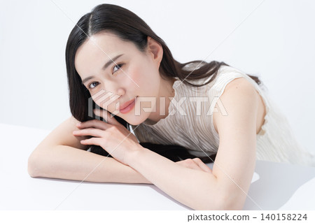 Women's skincare (beauty) 140158224