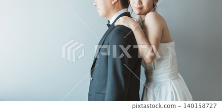 新郎新娘正在拍攝婚紗照(婚禮、儀式、新娘照) 新郎新娘正在拍攝婚紗照(婚禮、儀式、新娘照) 140158727