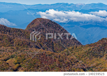 赤城山和駒岳可以遠眺鈴岳和滋賀山脈。 赤城山和駒岳可以遠眺鈴岳和滋賀山脈。 140159523