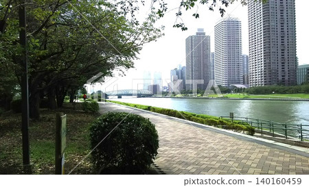 從隅田川露台眺望河城 從隅田川露台眺望河城 140160459