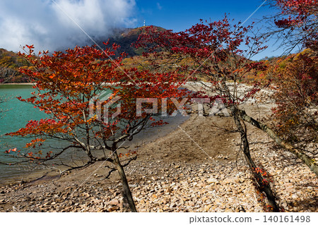 Autumn foliage scenery of Mt. Akagi and Lake Konuma Autumn foliage scenery of Mt. Akagi and Lake Konuma 140161498
