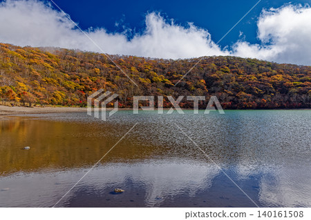 Autumn foliage scenery of Mt. Akagi and Lake Konuma Autumn foliage scenery of Mt. Akagi and Lake Konuma 140161508
