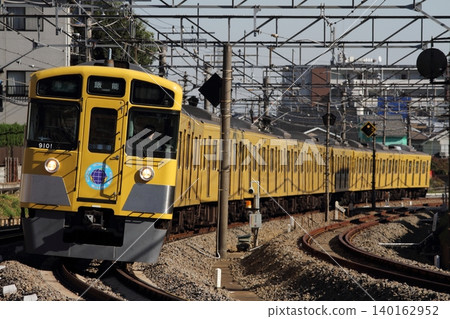 西武 9000 系列列車 9101F 運行於秋津和所澤之間 西武 9000 系列列車 9101F 運行於秋津和所澤之間 140162952