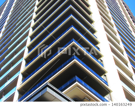 Proud Tower Kawaguchi Cross, a high-rise condominium in Kawaguchi City, Saitama Prefecture, and the cityscape under a blue sky. Proud Tower Kawaguchi Cross, a high-rise condominium in Kawaguchi City, Saitama Prefecture, and the cityscape under a blue sky. 140163249