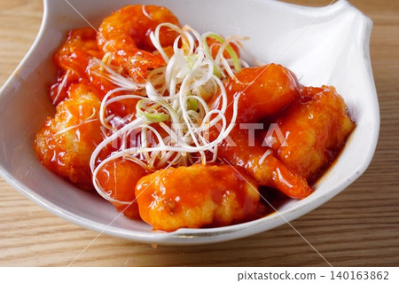 Chinese-style shrimp chili 140163862