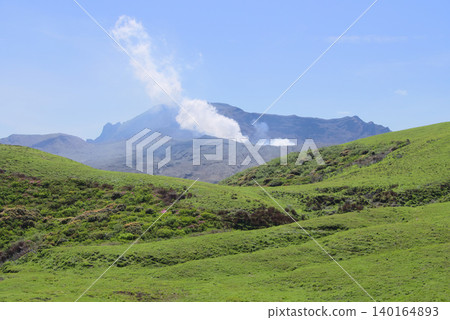 Mount Takadake and Mount Nakadake as seen from near the entrance to the Furumiike crater group on Mount Aso in Kumamoto Prefecture. Mount Takadake and Mount Nakadake as seen from near the entrance to the Furumiike crater group on Mount Aso in Kumamoto Prefecture. 140164893