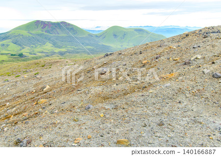 The magnificent and beautiful scenery at the summit of Mount Aso 140166887
