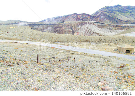 The magnificent and beautiful scenery at the summit of Mount Aso 140166891