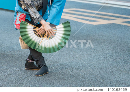 仙台青葉節上的麻雀舞為仙台市增添了色彩。 仙台青葉節上的麻雀舞為仙台市增添了色彩。 140168469