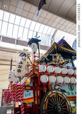 The floats of the Sendai Aoba Festival adorn the city of Sendai. 140168818