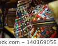 Souvenirs from overseas: A wide variety of souvenirs lined up in the market. 140169056