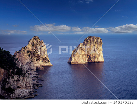 Faraglioni islands in Capri, italy Faraglioni islands in Capri, italy 140170152