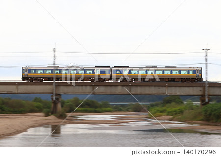 Limited Express Super Matsukaze (San-In Line: Tottori⇔Masuda) Limited Express Super Matsukaze (San-In Line: Tottori⇔Masuda) 140170296