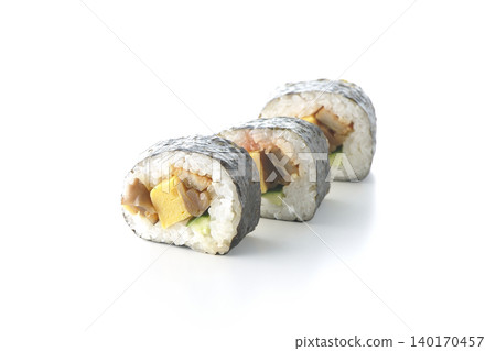 鰻魚壽司卷,白色背景拍攝 鰻魚壽司卷,白色背景拍攝 140170457